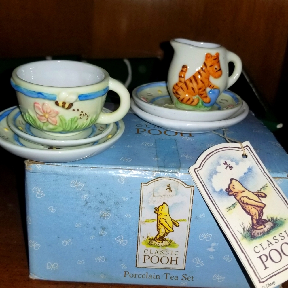 Pooh ornamental plates